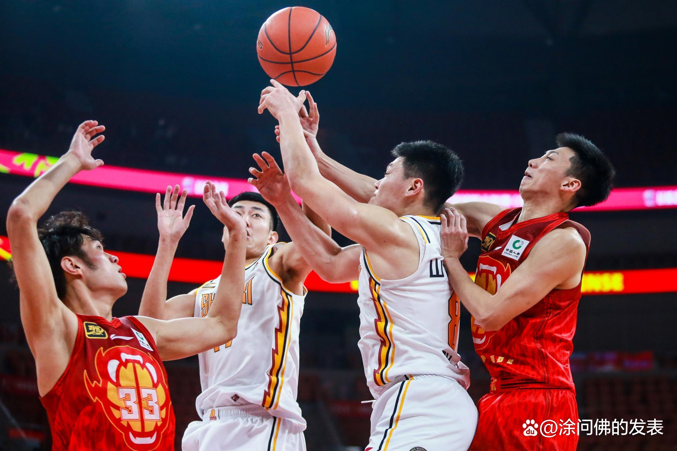 博彩平台排名-包含广西男篮战胜广州队，球队士气飙升胜利欢呼的词条