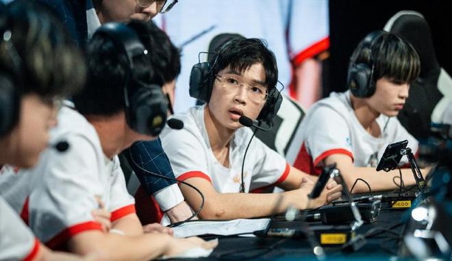 包含吉隆坡城市险胜首尔FC队伍捍卫冠军荣耀的词条